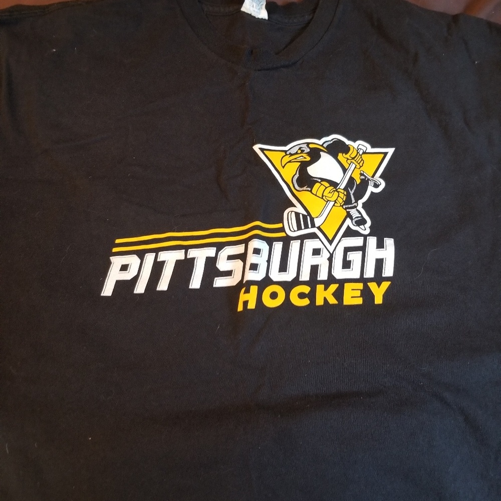 Mens Pittsburgh Penjuins Tee